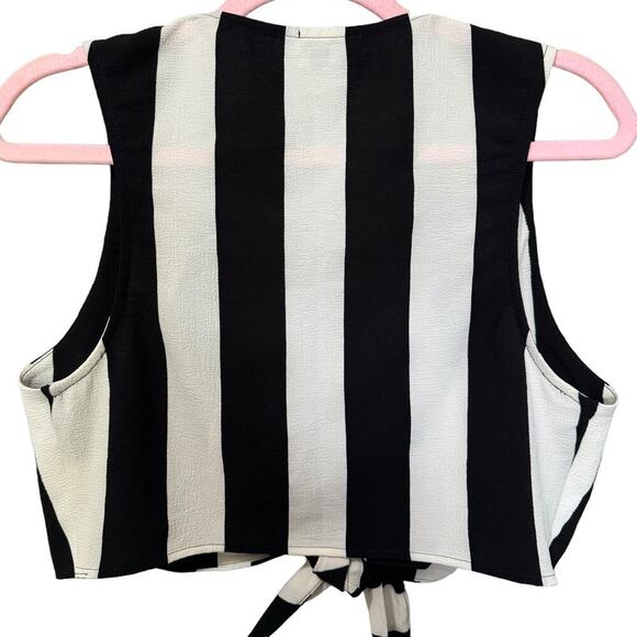 Show Me Your Mumu Front Tie Striped Crop Top In Black & White Size Medium - Picture 4 of 8